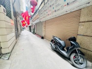 Bán Nhà Bạch Đằng 33.5m2. 5 tầng. mặt tiền 4.8m giá 12.5 tỷ Hai Bà