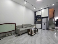 Bán nhà giải phóng 5 tầng long lanh ở ngay 80M ra phố hoàng mai