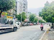 Bán nhà Mặt tiền Ba Tháng Hai, giao Lý Thường Kiệt, 12x16,5m Cấp 4