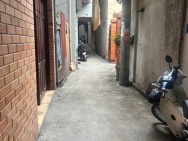 Bán 117m nguyễn khoái tặng nhà ngõ thông hoàng mai