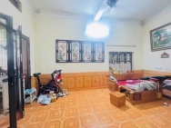 Bán 104M lĩnh nam tặng nhà lô góc ô tô tránh vào nhà kinh doanh hoàng mai