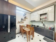 Bán nhà thanh lân 5 tầng long lanh dân xây ở ngay hoàng mai