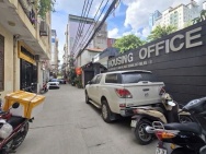 Bán Nhà Kim Mã 30m2. 6 tầng. mặt tiền 4.8m. giá 15.8 tỷ Ba Đình Hà