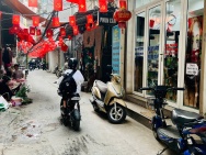 Bán Nhà Văn Hương 45m2.  4 tầng. mặt tiền 3.3m. giá 12 tỷ Đống Đa