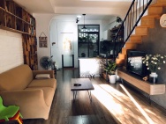 Bán nhà 2T Ngọc Thuỵ, nhà đẹp 46m x 4m ở luôn, oto tránh ngay cổng.