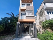 Nhà 1 Trệt 2 Lầu 5x30 – Giá 2 Tỷ 950  Nhà rộng – thiết kế hiện đại – vào ở ngay