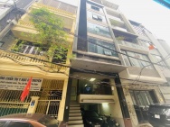Bán nhanh nhà phố Nguyễn Đình Hoàn, ngõ rộng, mặt tiền 5.54m giá