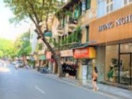 Mới nhất-khách sạn trung tâm Hoàn Kiếm-mặt phố-kinh doanh-Tây nhiều