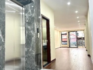 Tôi cho thuê nhà mới, hai cửa đi ,vỉa hè, 114m2- 5T, Chùa Láng_47 Tr