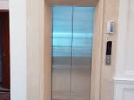 Mình cho thuê Nhà mới, Võ Thị Sáu, thang máy, 110m2x 5T vỉa hè 32 Tr