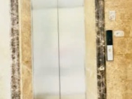 Tôi cho thuê nhà hai mặt tiền,mới, Lạc Long Quân, 99m2x 5T vỉa hè