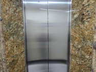 Tôi cho thuê nhà hai cửa đi, mới, Hoàng Cầu, 100m2x 4T vỉa hè 30 Tr