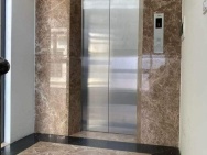 Tôi cần cho thuê nhà hai cửa đi, mới, Hoàng Cầu, 102m2x 4T vỉa hè