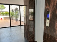 Cho thuê nhà hai mặt tiền, 99m2_ 5T; vỉa hè, Nguyễn Khánh Toàn-29 Tr