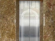 Cho thuê Nhà mới, Lạc Long Quân, thang máy, 103m2x 5T vỉa hè 31 Tr