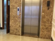 Cho thuê nhà, P. Trần Đại Nghĩa, Vỉa hè, THANG MÁY, 109m2x 4T *51 Tr