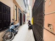 Nhỉnh 10 tỷ nhà vài bước chân là ra Công Viên Cầu Giấy, 5t x 40m2.