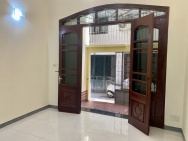 Cho thuê nguyên căn giá rẻ Ngọc Hồi 60m, 3 tầng, mặt tiền 4m,