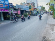 Bán nhà mặt tiện kinh doanh Bình Long  quận Tân Phú 4 x 18m chỉ 6,4