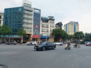 bán nhà chính chủ mặt phố Hồng Tiến, 143m, mặt tiền 7.7m, nở hậu,
