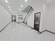 Nhà mới tinh Rosita Khang Điền - DT 100m2 - 3 tầng - cho thuê giá