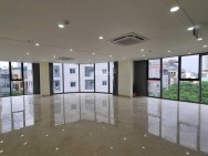 Văn Phòng Full Kính 110m2 Phố Trung Hoà, Cầu Giấy - 23 Tr/Tháng. Ô