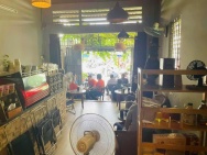 Sang quán cafe căn góc ngay ngã 3 khu đường hoa quận Phú Nhuận,