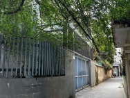 Hiếm, Bán nhà Lạc Long Quân,gần phố, diện tích rộng, mặt tiền