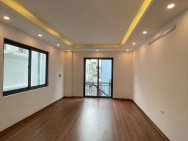 Bán gấp giá rẻ ô tô kinh doanh Ngõ Quỳnh 32m, 4 tầng, mặt tiền 4m,