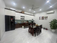 Cho thuê gấp giá rẻ mặt phố Hoàng Hoa Thám 88m, tầng 2, mặt tiền