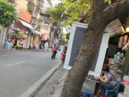 Cho thuê gấp giá rẻ căn hộ mặt phố Yên Phụ 120m, tầng 7, mặt tiền