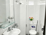 Bán gấp giá rẻ căn hộ khép kín Văn Hương 55m, tầng 6, mặt tiền