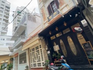 BÁN NHÀ 2 TẦNG - HXH 6M Đ.NGUYỄN TRÃI, QUẬN 1 - VỊ TRÍ SIÊU ĐẸP =
