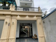 BÁN NHÀ 3 TẦNG ĐỘC LẬP – SÂN CỔNG RIÊNG – 2 MẶT NGÕ QUỲNH HOÀNG,