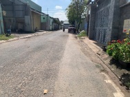 HÀNG SIÊU KHỦNG – GÓC 2 MẶT TIỀN NGUYỄN VĂN BỨA – CẠNH NGÃ BA GIỒNG