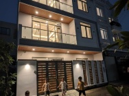 Nhà Mới Siêu To Ngang 8.50 - 4 Tầng - Siêu Rẻ - 7 tỷ 6