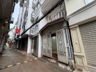 Nhà Lạc Long Quân 46/50m, 6 tầng, oto vào nhà, thang máy, sổ đẹp!