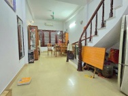 Nhà Xuân La, 50m, 4 tầng! Ô tô nhỏ qua nhà! - Khu đông dân cư! Dân