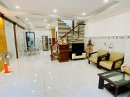 Nhà 2 tầng DT lớn hẻm 4m ôtô nhỏ tới nhà Âu Dương Lân P.Chánh Hưng.