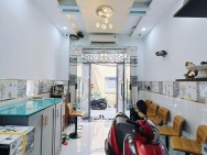 Sát mặt tiền Q4 
Ngang 3.18 x11 đúc 2 tấm có 4 tỏi