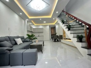 Cần bán căn nhà SRXD đã hoàn công đường 3/2 lõi trung tâm, ngay sau