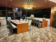 NHÀ LÔ GÓC, DOÃN KẾ THIẾN,GARA OTO TRÁNH,THANG MÁY,KINH