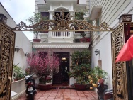 HOT NHÀ ĐẤT ĐẸP- GIÁ TỐT CẦN BÁN NHANH BIỆT THỤ SÂN VƯỜN khu phố ẩm