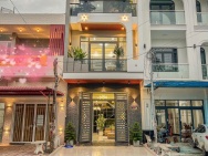 BÁN NHÀ ĐẸP THỦ DẦU MỘT , VỊ TRÍ VÀNG, FULL NỘI THẤT CAO CẤP, GIÁ TỐT 