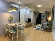 Căn hộ 2 PN 2wc . view hồ bơi.t sieu thi wincom toa T1 lau 18 . căn