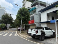 KHÔNG THỂ TIN NỔI TĐC VIỆT HƯNG 6 TẦNG THANG MÁY-- Ô TÔ TRÁNH, VỈA