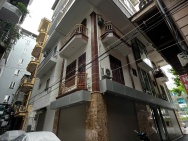 [Siêu phẩm] bán nhà Hoàng Quốc Việt lô góc 3 thoáng, ô tô, 7 tầng