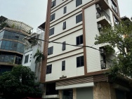 VIP, Bán building Nguyễn Khánh Toàn, ô tô tránh, lô góc, 50m, 8