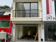 Cho thuê cửa hàng 2 mặt tiền tại 97 Ô Chợ Dừa và 130 Đông Các, Đống