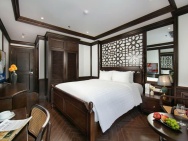 Bán khách sạn mặt phố Lương Ngọc Quyến, 79m2, 5 tầng, mặt tiền